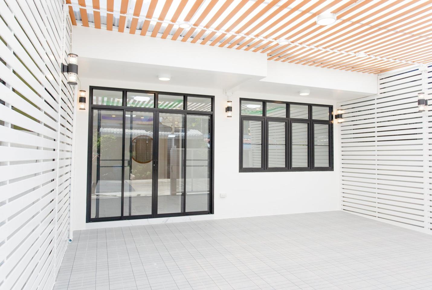 ทาวน์เฮ้าส์ 2 ชั้น ลาดพร้าว 93 (หมู่บ้านประชากรไทย ) | Ennxo