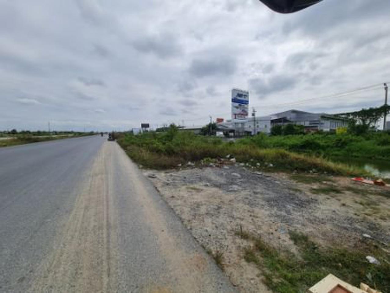 ขาย ที่ดิน ริมถนนเลียบคลองส่งน้ำสุวรรรณภูมิบางพลี 10 ไร่ 3 งาน 20 ตร.วา ผังสีม่วง ห่างถ.บางนาตราดแค่ 5 กม. TV รูปที่ 1