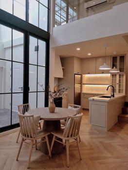 ให้เช่า ทาวน์โฮม For rent townhouse Ekamai newly renovated เอกมัย 270 ตรม.