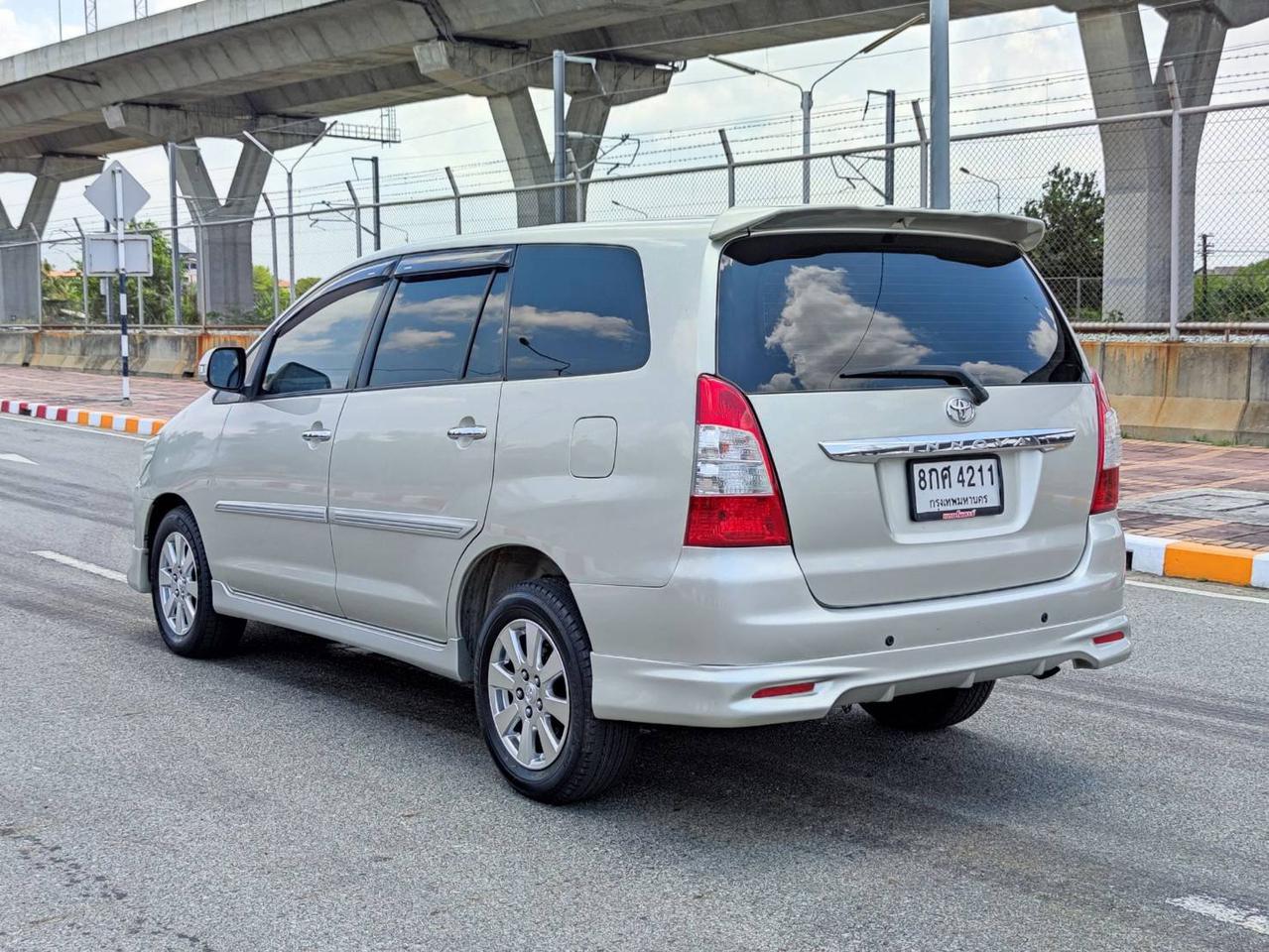 Toyota Innova 2.0V ท็อปสุด ปี 2012 รูปที่ 6