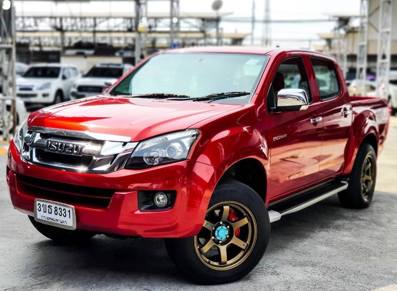 Isuzu hilander V-CROSS 4x4 cab 4 3.0 VGS Z-prestige ปี2013