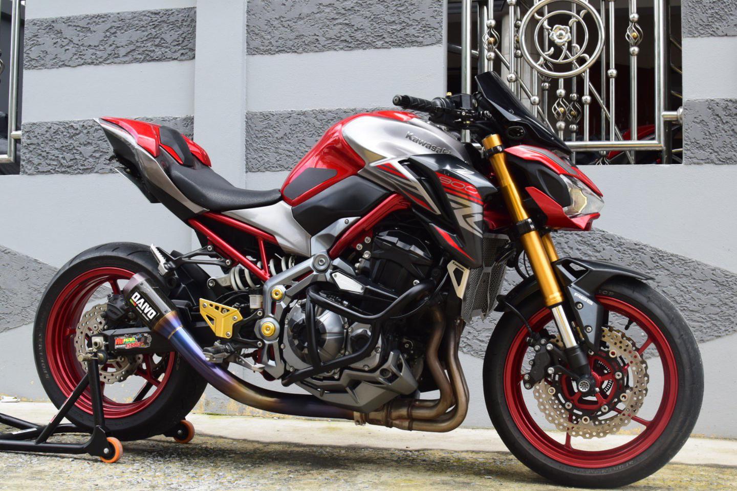 daivo exhaust z900