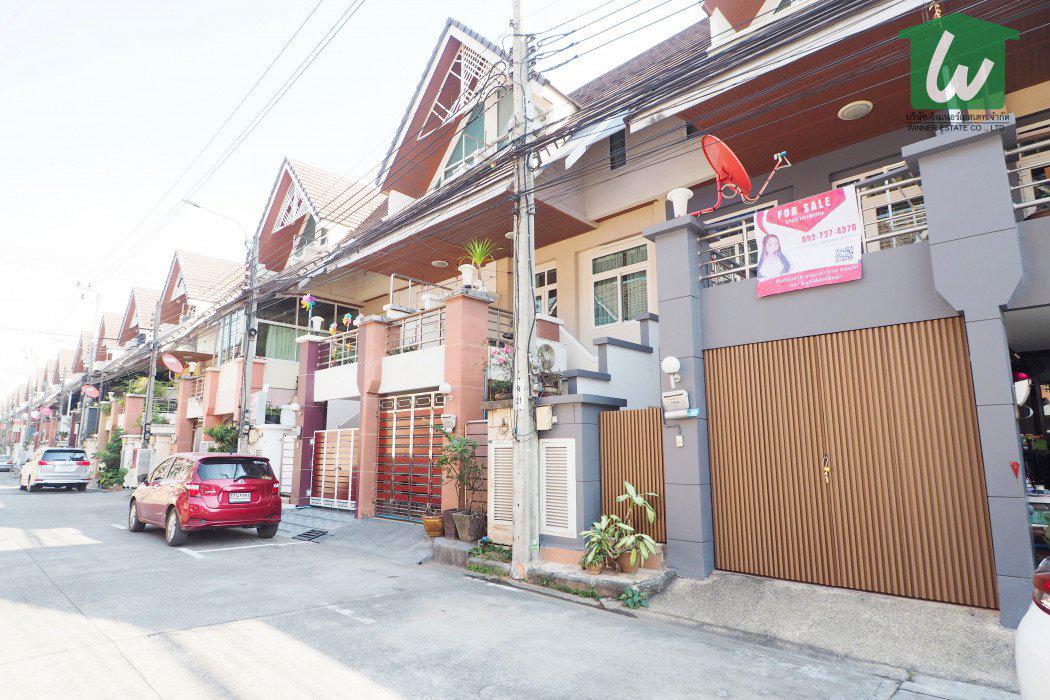 ขายถูก ทาวน์โฮม 3 ชั้น เมอริทเพลส ลาดพร้าว 87 ทำเลดีใกล้ทางด่วน ต่อเติมครบ พร้อมอยู่