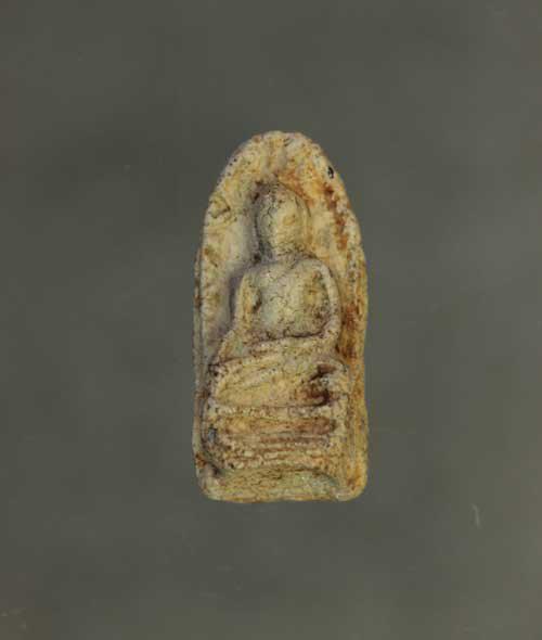 พระรอด  เก่าๆ เนื้อผงเก่าๆ ค่ะ j1534