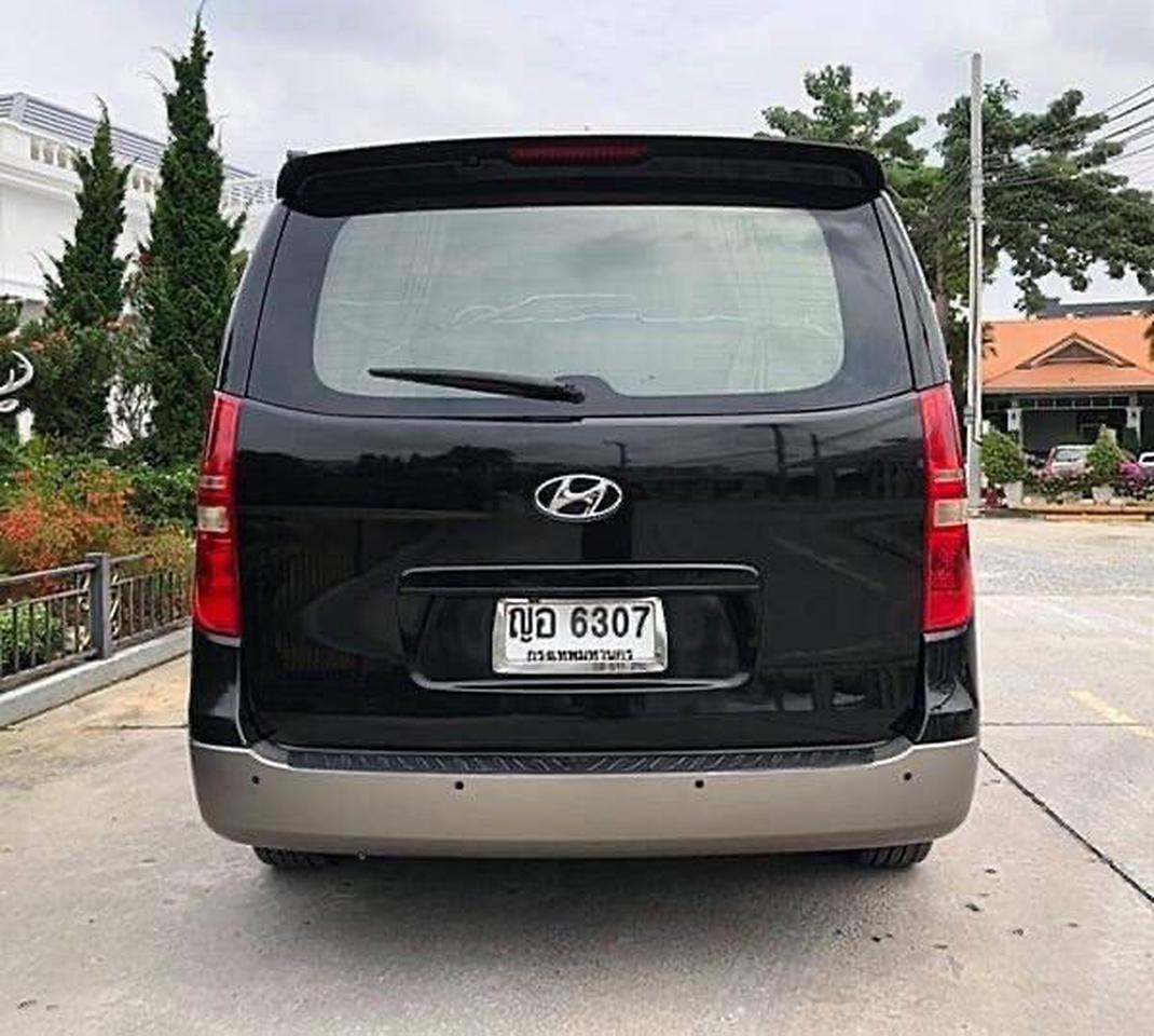 Hyundai starex 2