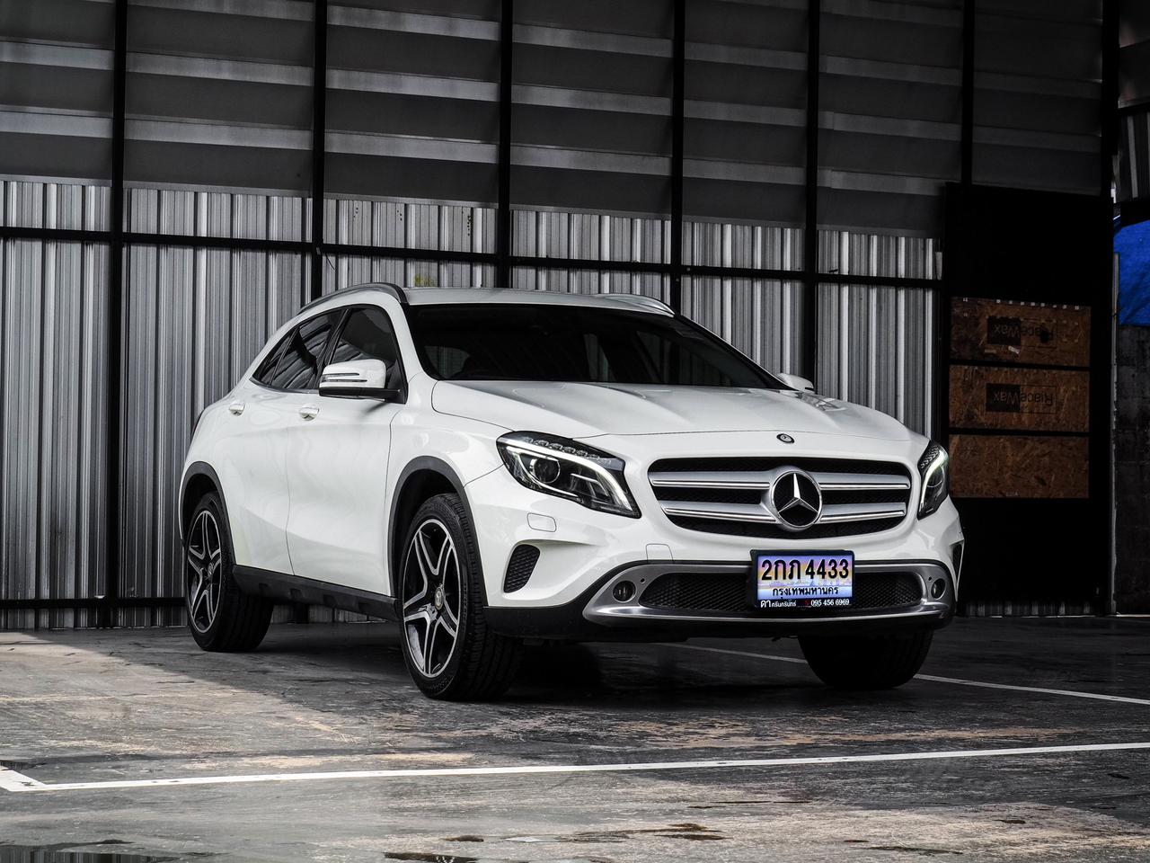 Mercedes Benz GLA 200 ปี 2015 ( ค.ศ.2015 แท้ๆ )