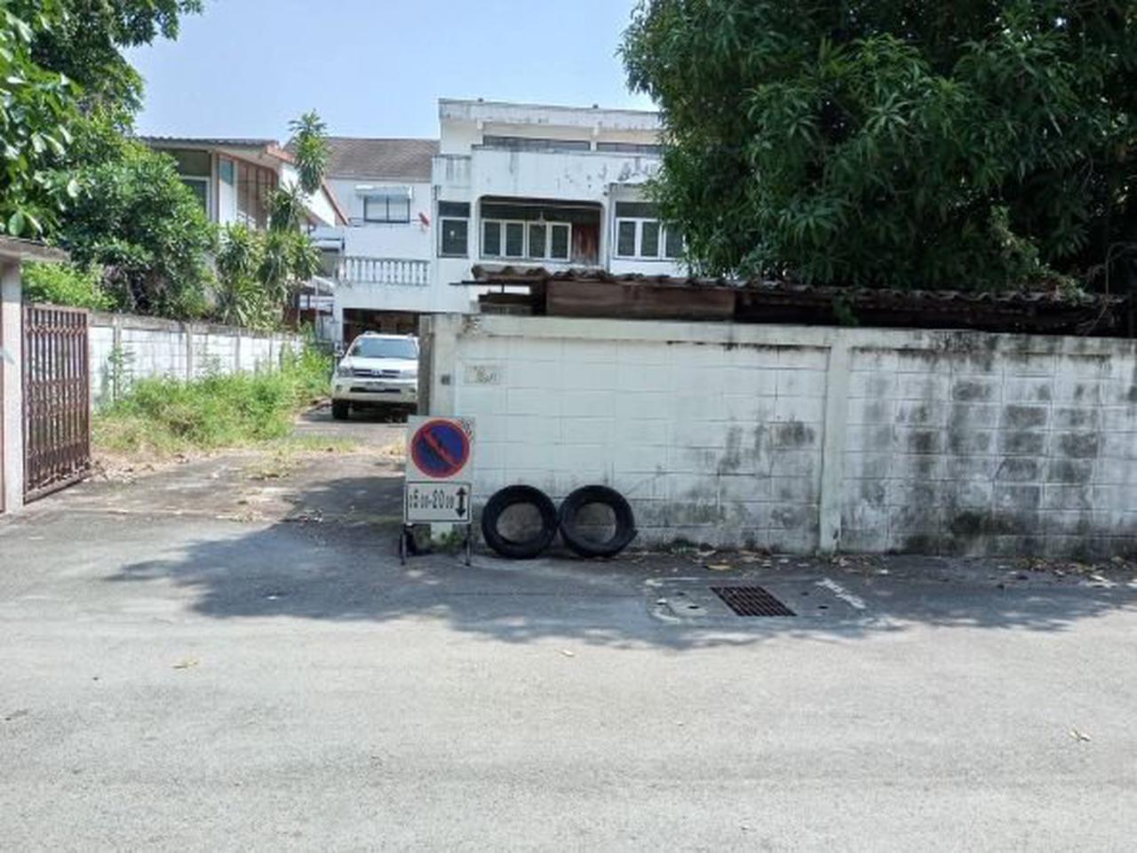 ขายที่ดินซอยปรีดีพนมยงค์ 20(ซอยโรงเรียนเซนต์ แอนดรูว์) ถ.สุขุมวิท71 แขวงพระโขนงเหนือ เขตวัฒนา กทม. 10110 รูปที่ 1