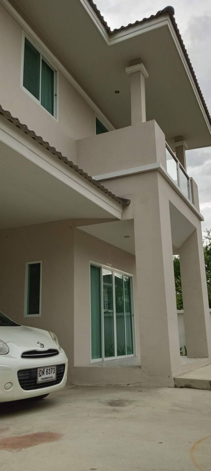 ขาย-เช่า บ้านเดี่ยว สร้างใหม่ เนื้อที่ 60 ตรว. พื้นที่ใช้สอย 172 ตรม  4 ห้องนอน 4 น้ำ แอร์ ห้องครัวบิวท์อิน