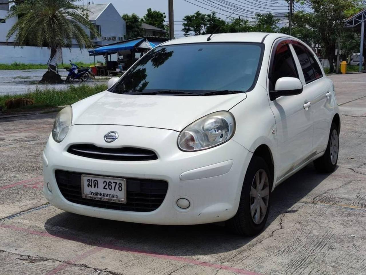 126 Nissan March 1.2 E 2011 AT สีขาว รูปที่ 1