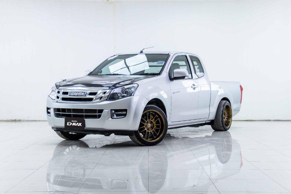 2015 ISUZU D-MAX 2.5 Z SPACE CAB ผ่อนเพียง 3,930 บาท 12 เดือนแรก