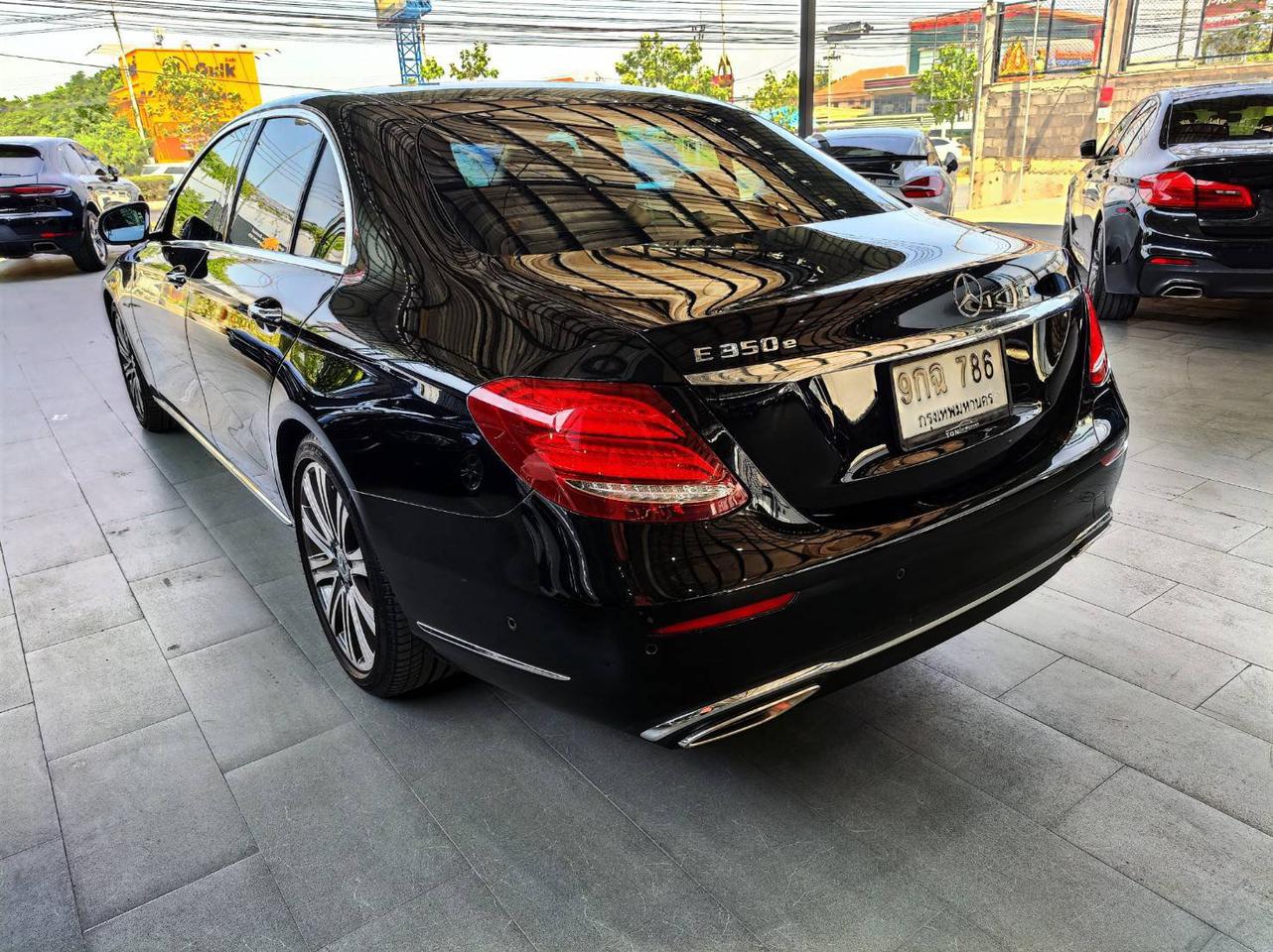 2019 BENZ E350e 2.0 AVANTGARDE สีดำ เกียร์ออโต้  รูปที่ 3