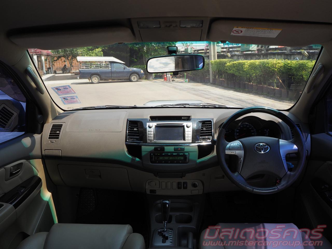 2012 TOYOTA FORTUNER 3.0 V VNTURBO *ดบ.เริ่ม 2.79% ฟรีดาวน์ แถมประกันภัย รูปที่ 5