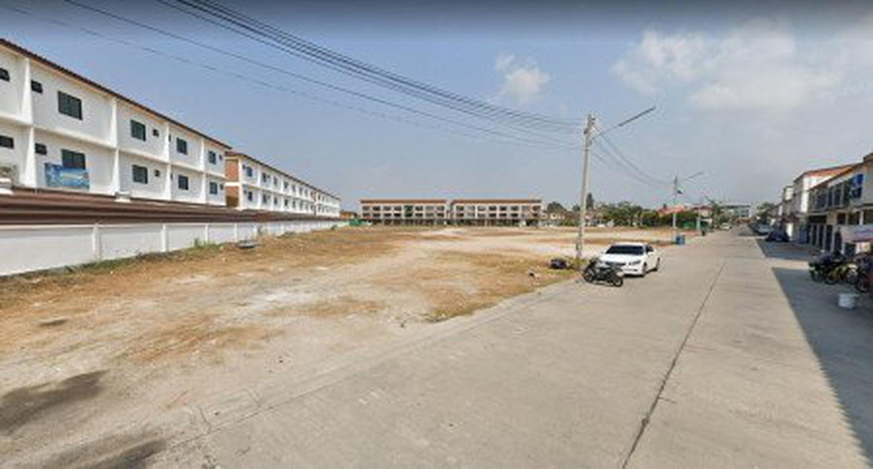 ขาย ที่ดินกลางหมู่บ้านพานทองเซ็นเตอร์ 3-3-79.1 ไร่ เหมาะทำ คอนโด ตลาดนัด การค้า รูปที่ 1
