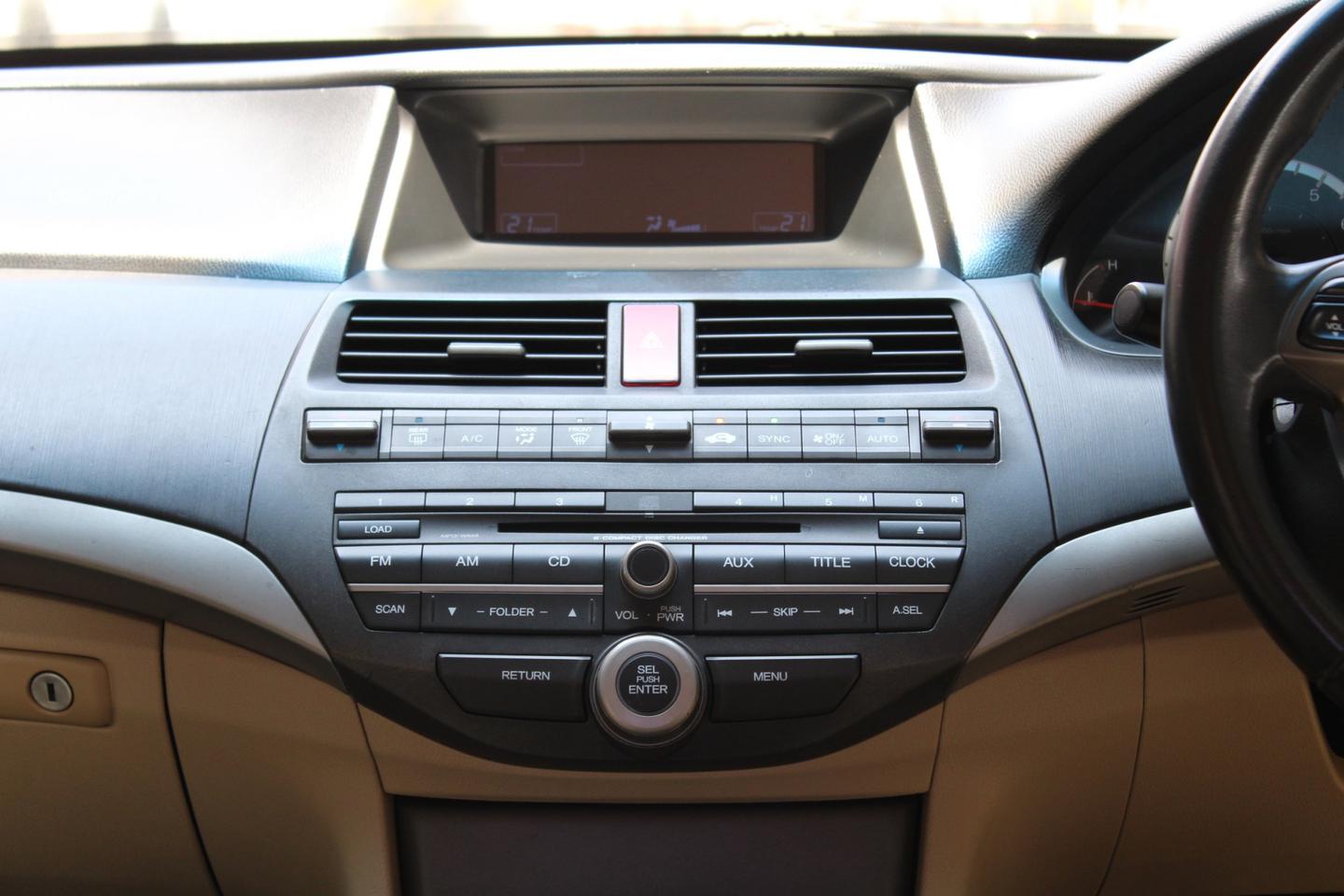 2011 HONDA ACCORD 2.0 EL  รูปที่ 5