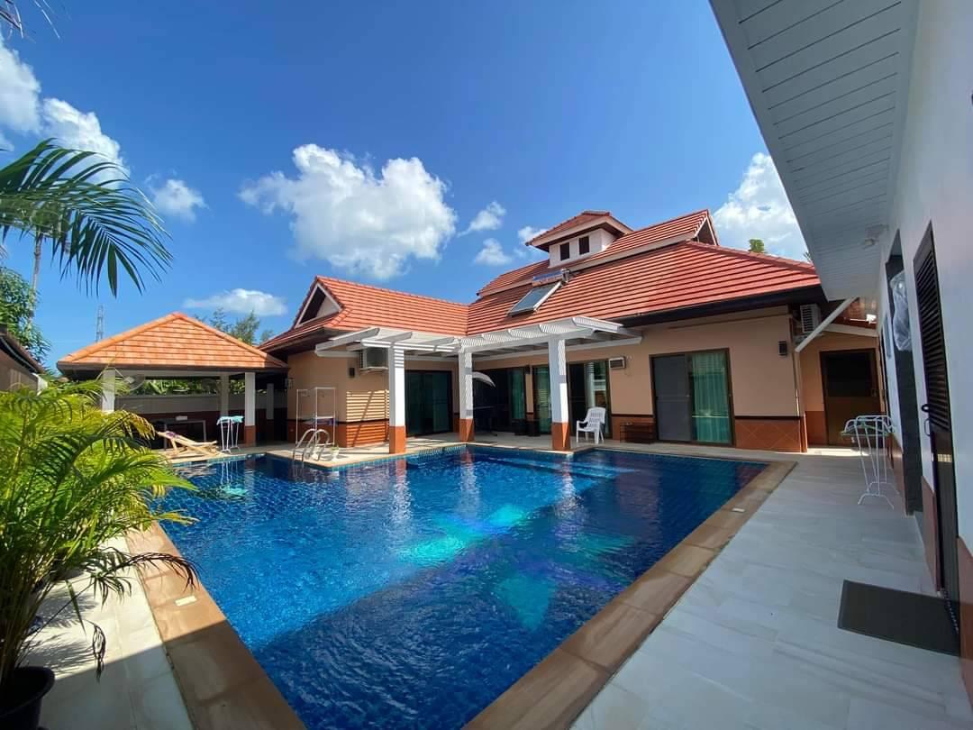 ขายบ้าน Pool villa 112 ตร.ว. ต.บางเสร่ อ.สัตหีบ
