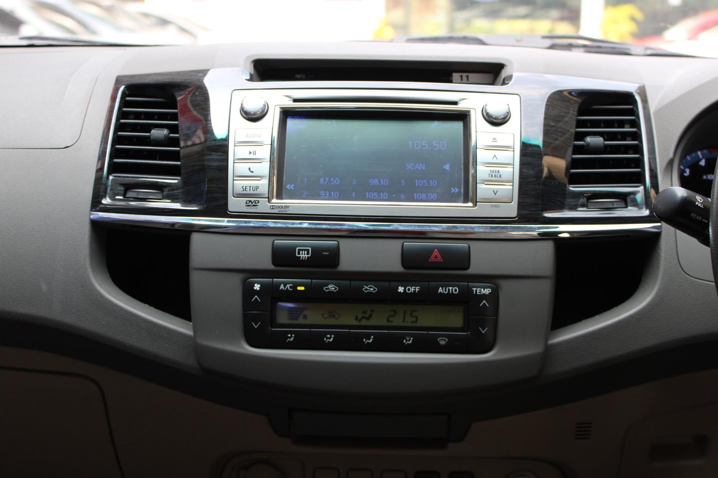 2012 TOYOTA FORTUNER 3.0 V VNTURBO รูปที่ 5