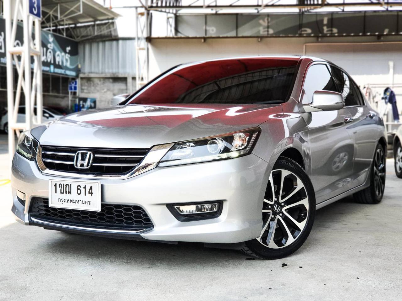 2013 HONDA ACCORD 2.0 EL Navi i-VTEC เครดิตดีฟรีดาวน์   