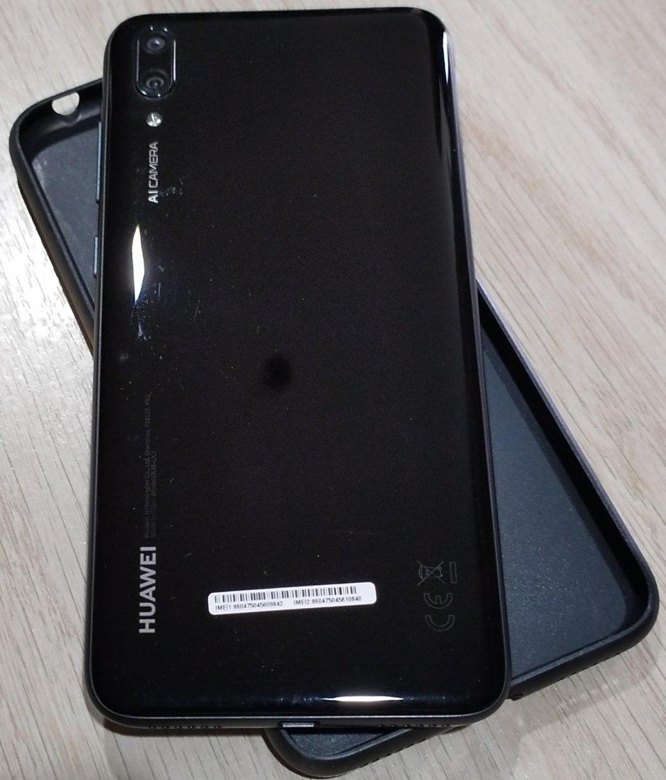 ขายมือถือยี่ห้อ Huawei รุ่น Y7 Pro 2019 สีดำเงา 
หน้าจอ 6.26 นิ้ว ตัวเครื่องสภาพ 99.9% รูปที่ 3