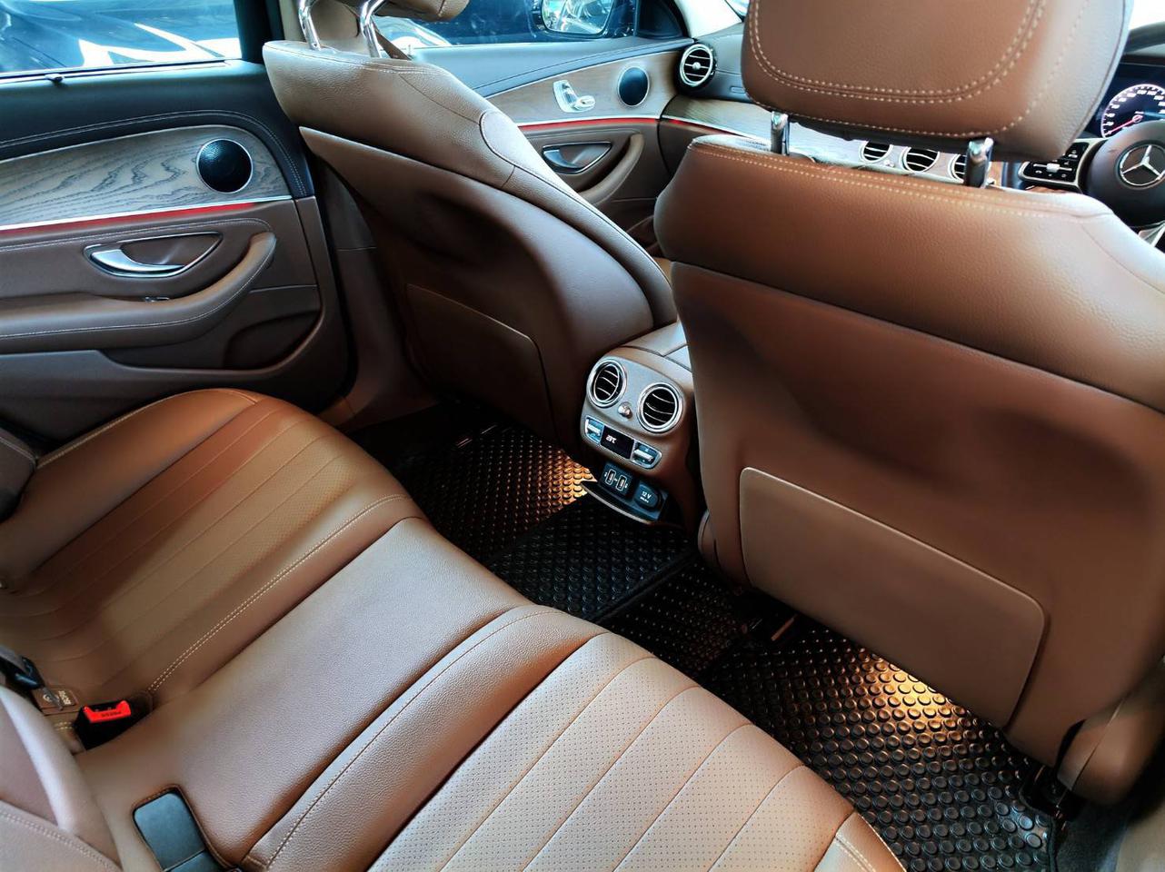 2019 BENZ E350e 2.0 AVANTGARDE สีดำ เกียร์ออโต้  รูปที่ 6