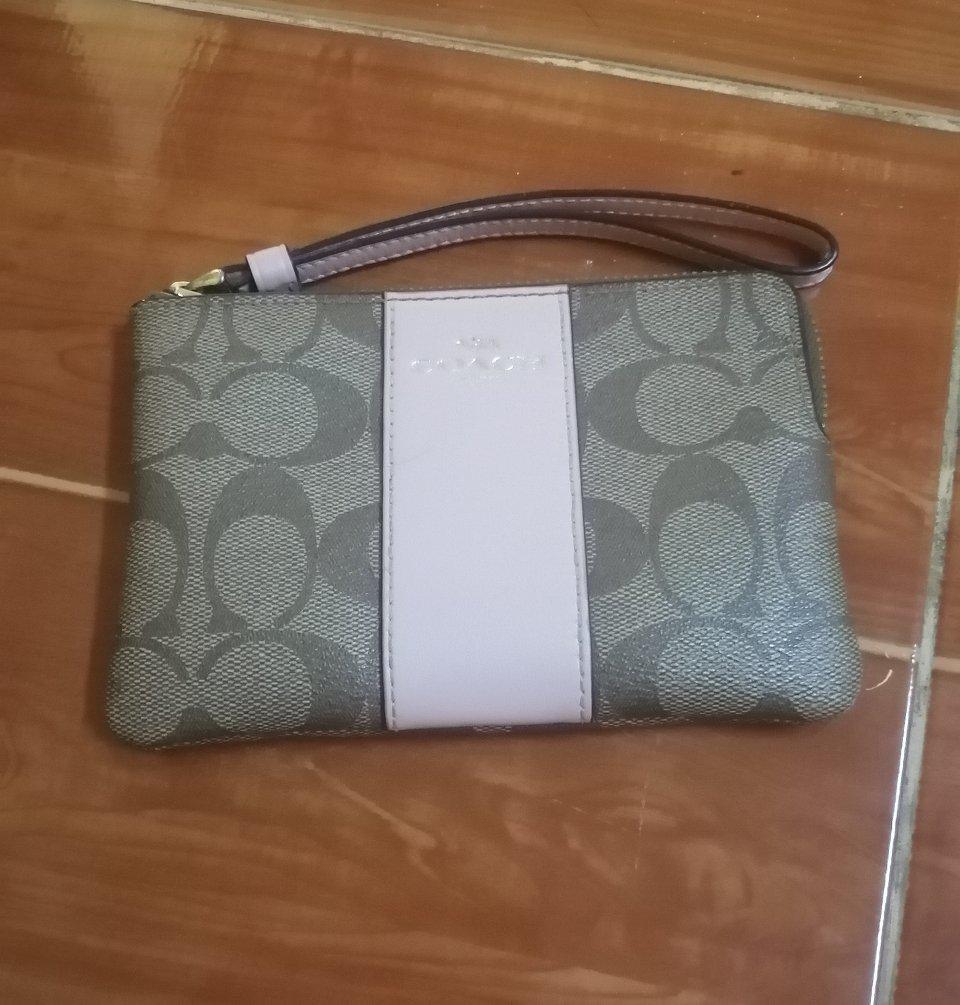 กระเป๋าสตางค์​Coach.ของแท้มือสองสภาพดีตามการใช้งาน