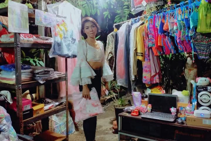 ร้าน ร้านมีโชคมีลาภ ร่ำรวย รุ่งเรือง