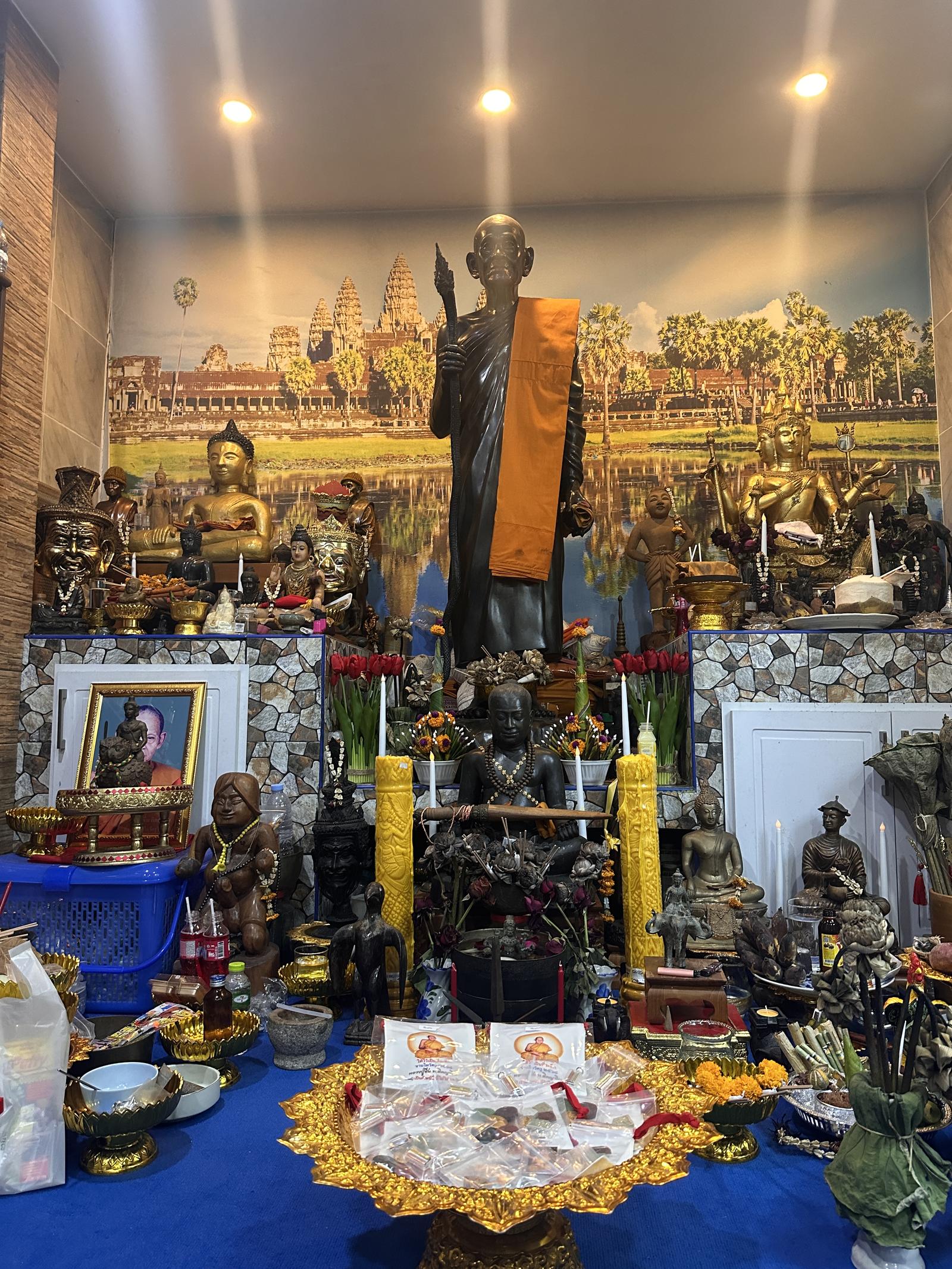 ร้าน Jompra amulets 