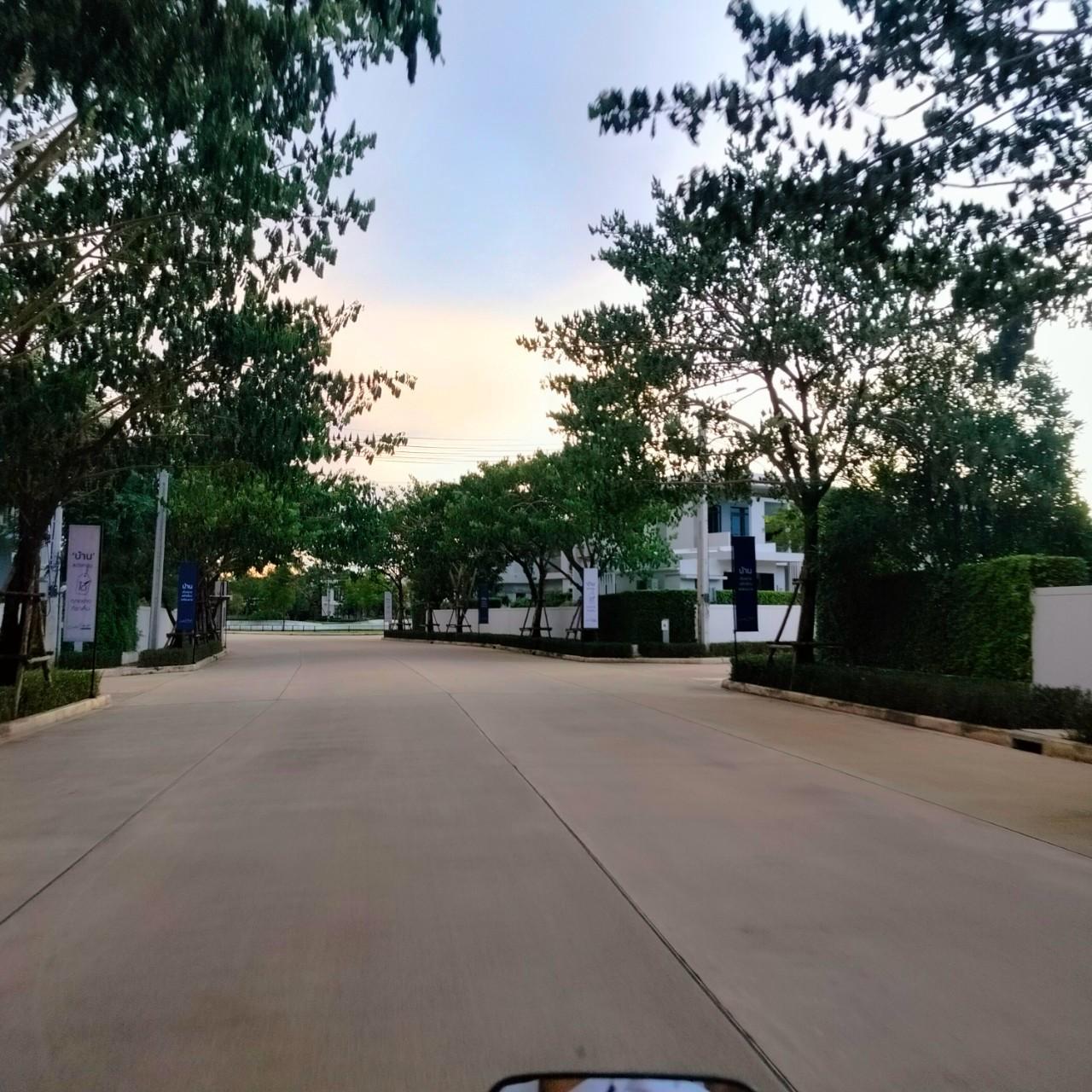 ร้าน ยีฟรีย์ จือแร