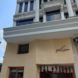 Commercial building for sale & Rent in Sukhumvit63 