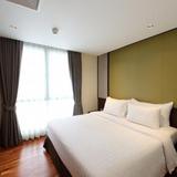 4 star hotel at Ratchada for rent, monthly rental for two bed room 96 sqm full service, rare price รูปเล็กที่ 3