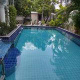 Sale Nice House fully decorated with big swimming pool at Suan Luang Pattanakarn Road รูปที่ 2