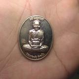 เหรียญเจริญพรเต็มองศ์ (เจริญพรบน)หลวงพ่อจรัญ เนื้ออาปาก้า รูปเล็กที่ 4