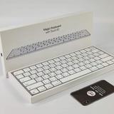 ขาย/แลก Magic Keyboard With Touch ID สภาพสวยมาก แท้ ครบยกกล่อง เพียง 2,990 บาท 