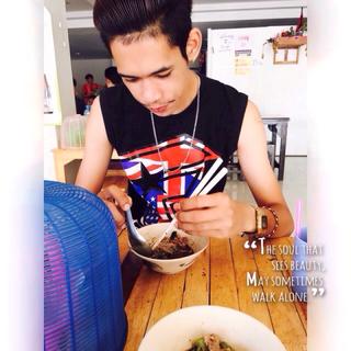 รูปโปรไฟล์ ของ Tom Surasak